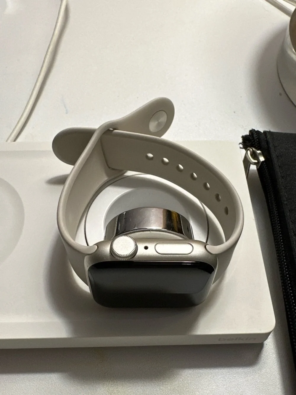 Apple Watch SE S/M band in starlight 41mm watch case